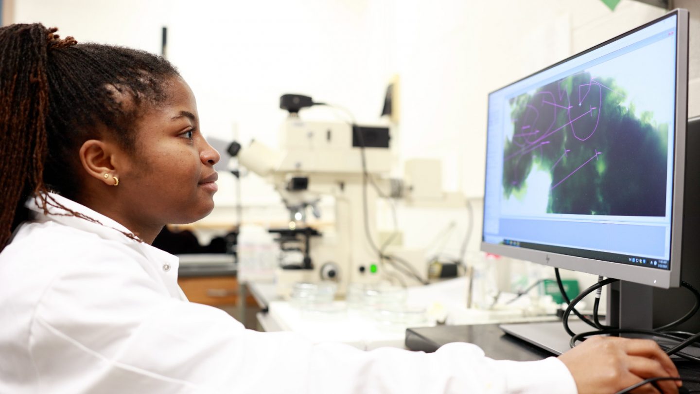 The research experience Kyana Gordon ’24 gained as a biology major put her in position to earn a coveted fellowship from the Fulbright U.S. Student Program.