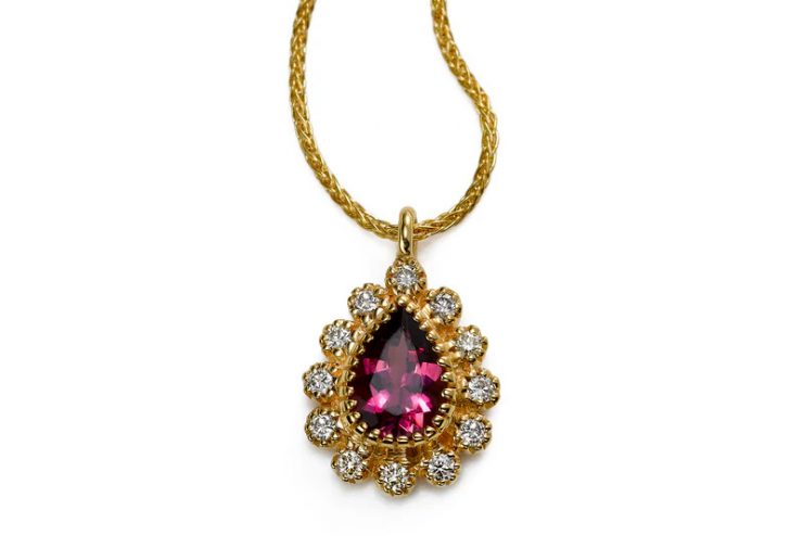 a necklace from the Fortunoff Fine Jewelry has assembled a “Power of Pink” collection
