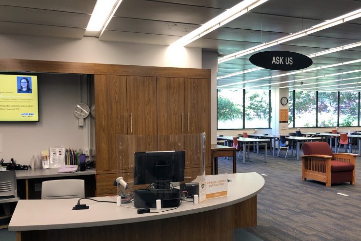Service Point Desk in Swirbul