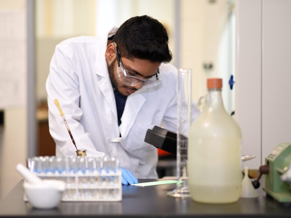 Kirandeep Kaur, McDonnel Fellow working in chemistry lab