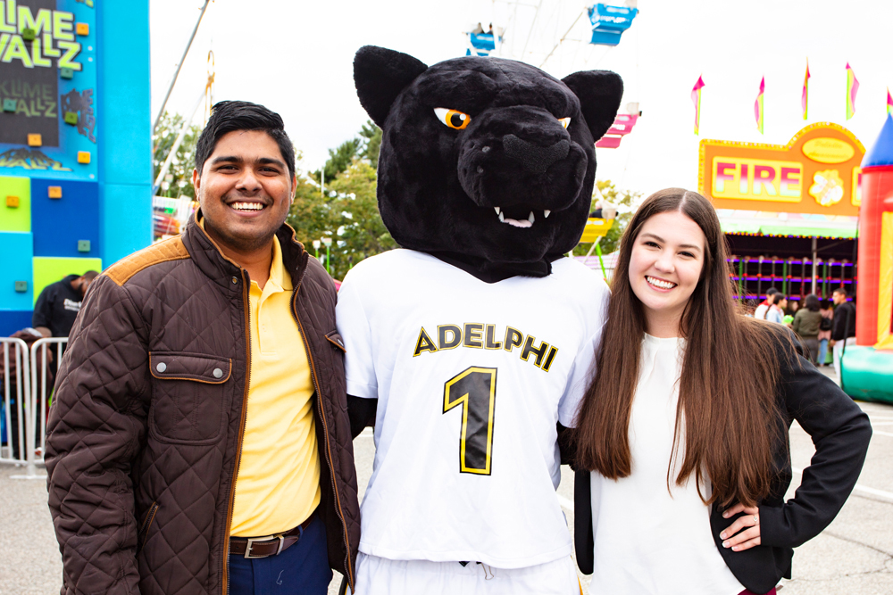 Students-with-Panther Mascot