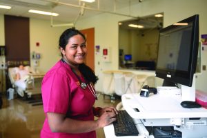 Jessica Jacob in a lab