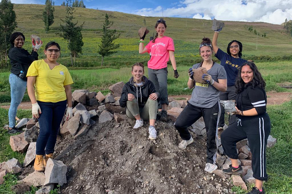 Students on a mission trip