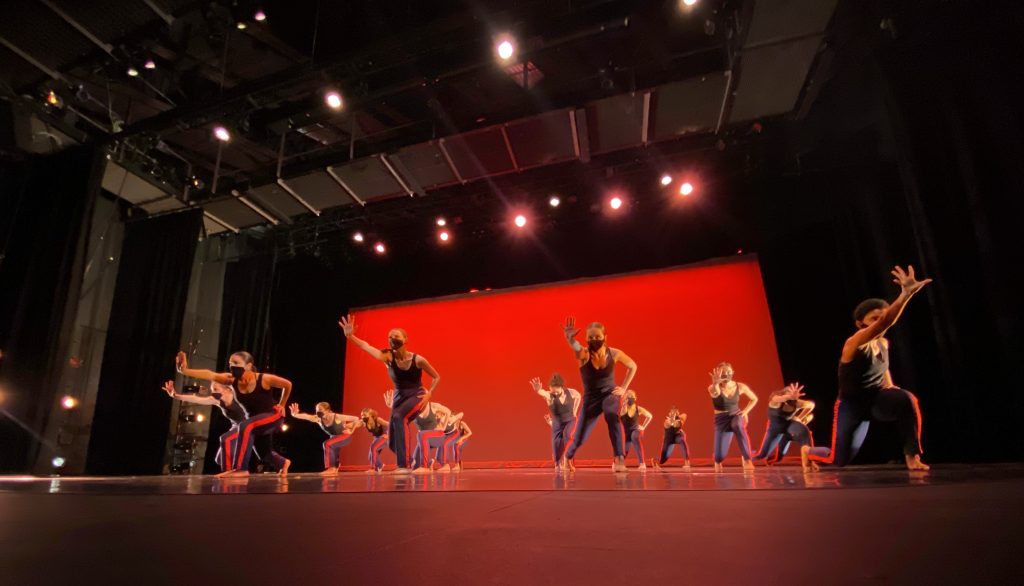 Dance Adelphi Keigwin - Dancers on stage