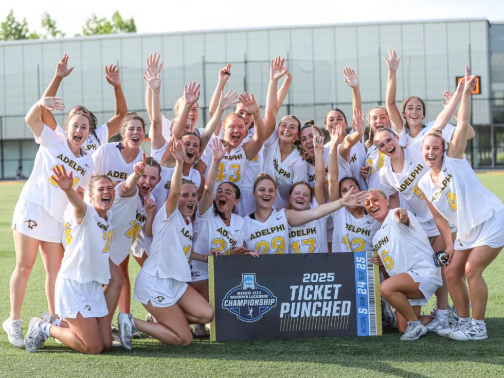 Women&#039;s Lacrosse group photo with final four ticket