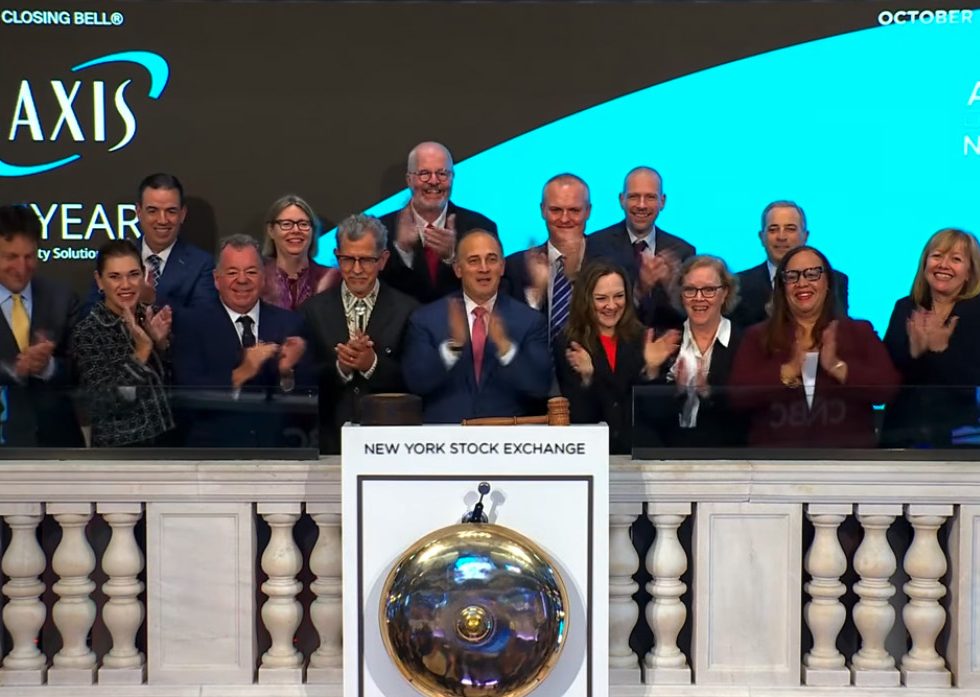 On October 16, 2026, sociology grad Vincent Tizzio ’89 stepped onto the New York Stock Exchange platform with his staff to ring the closing bell. He was celebrating the 25th anniversary of the company he leads, AXIS Capital, now a multibillion-dollar enterprise.